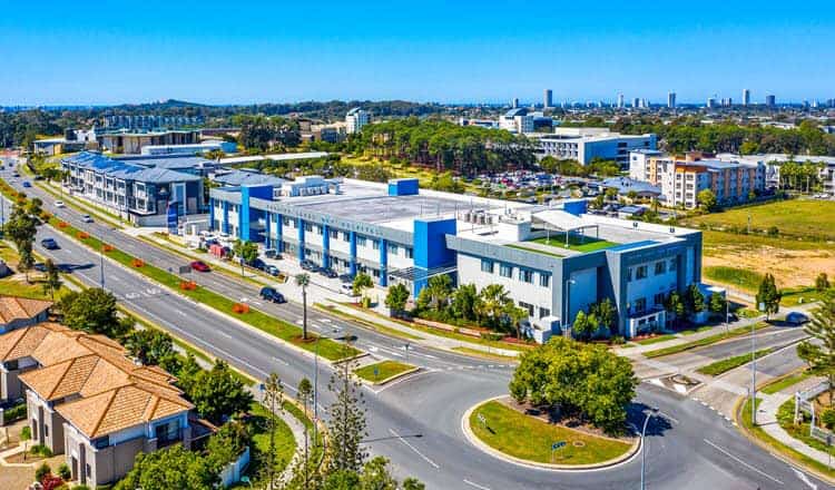 2-Lake-st-Varsity-Lakes-24_web_750x440